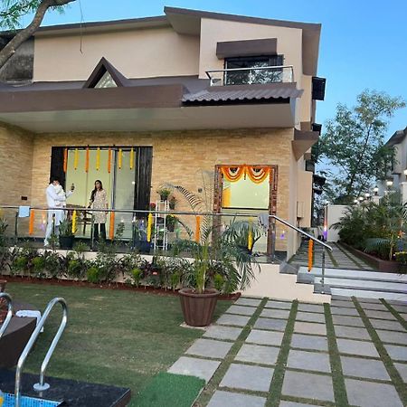 Mannat Villa With Swimming Pool And Garden Lonavala Exteriör bild