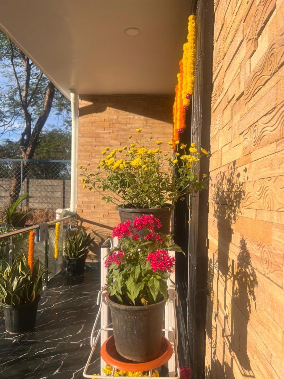 Mannat Villa With Swimming Pool And Garden Lonavala Exteriör bild